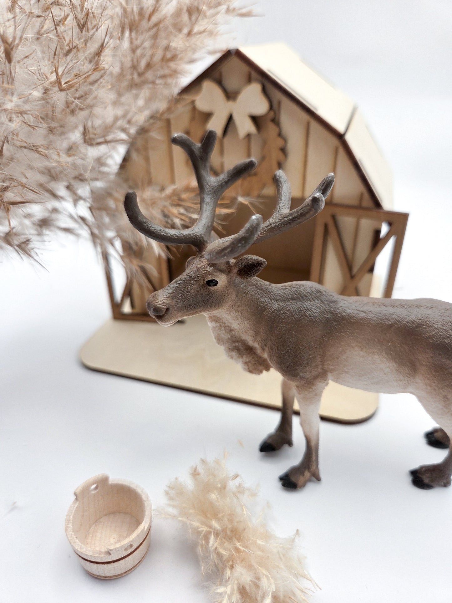 Rentierstall für den Weihnachtswichtel – liebevoller Holzbausatz