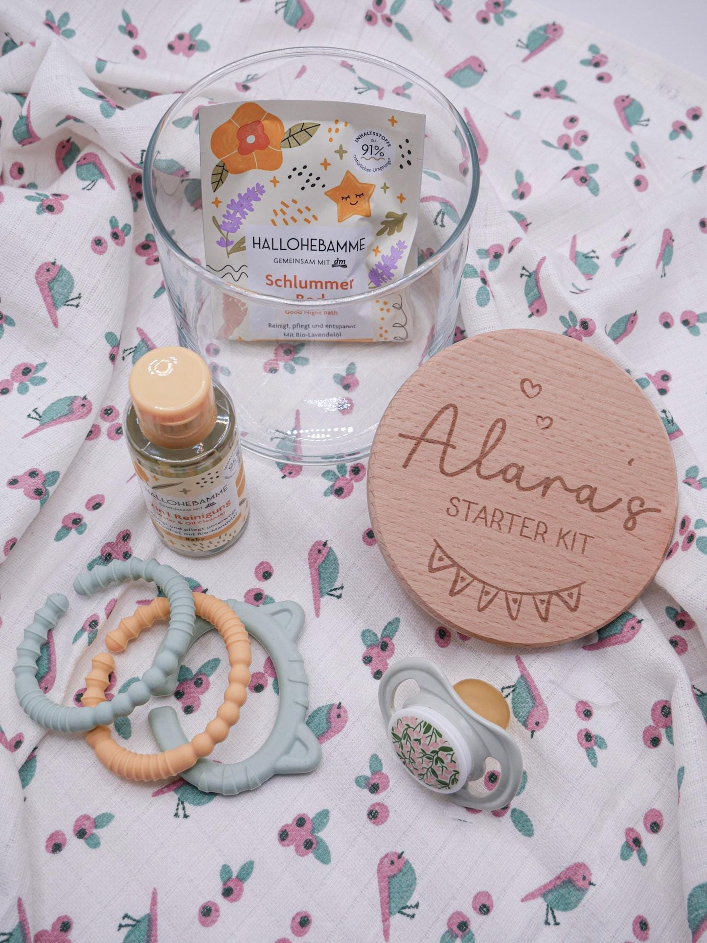Geschenk zur Geburt personalisiert - Babygeschenk Starter Kit mit graviertem Namen, Geschenk zur Geburt, Taufe, Geburtstag, Windeltorte