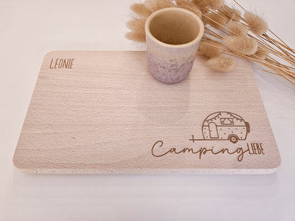 Brottzeitbrett mit Gravur Camping Liebe und Wohnwagen,  inklusive Namen links oben.
