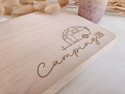 Brottzeitbrett mit Gravur Camping Liebe und Wohnwagen,  inklusive Namen links oben.