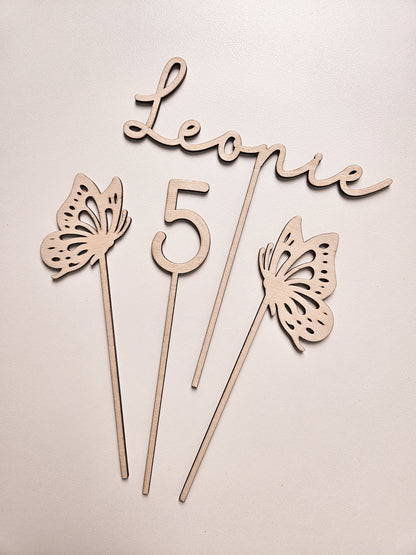Cake Topper Schmetterling mit Namen und Alter zum Geburtstag personalisierbar aus Holz. Torten Dekoration perfekt als Geschenk