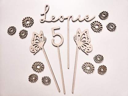 Cake Topper Schmetterling mit Namen und Alter zum Geburtstag personalisierbar aus Holz. Torten Dekoration perfekt als Geschenk
