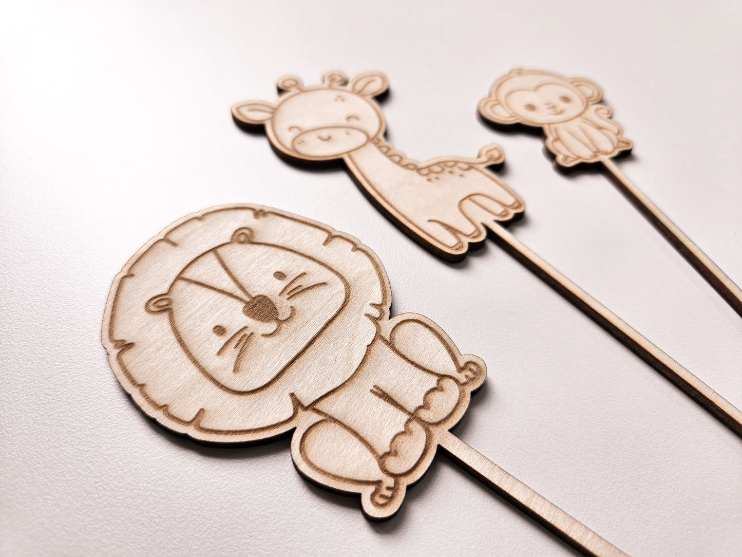 Cake Topper Löwe Giraffe Affe mit Namen und Alter zum Geburtstag personalisierbar aus Holz. Torten Dekoration perfekt als Geschenk