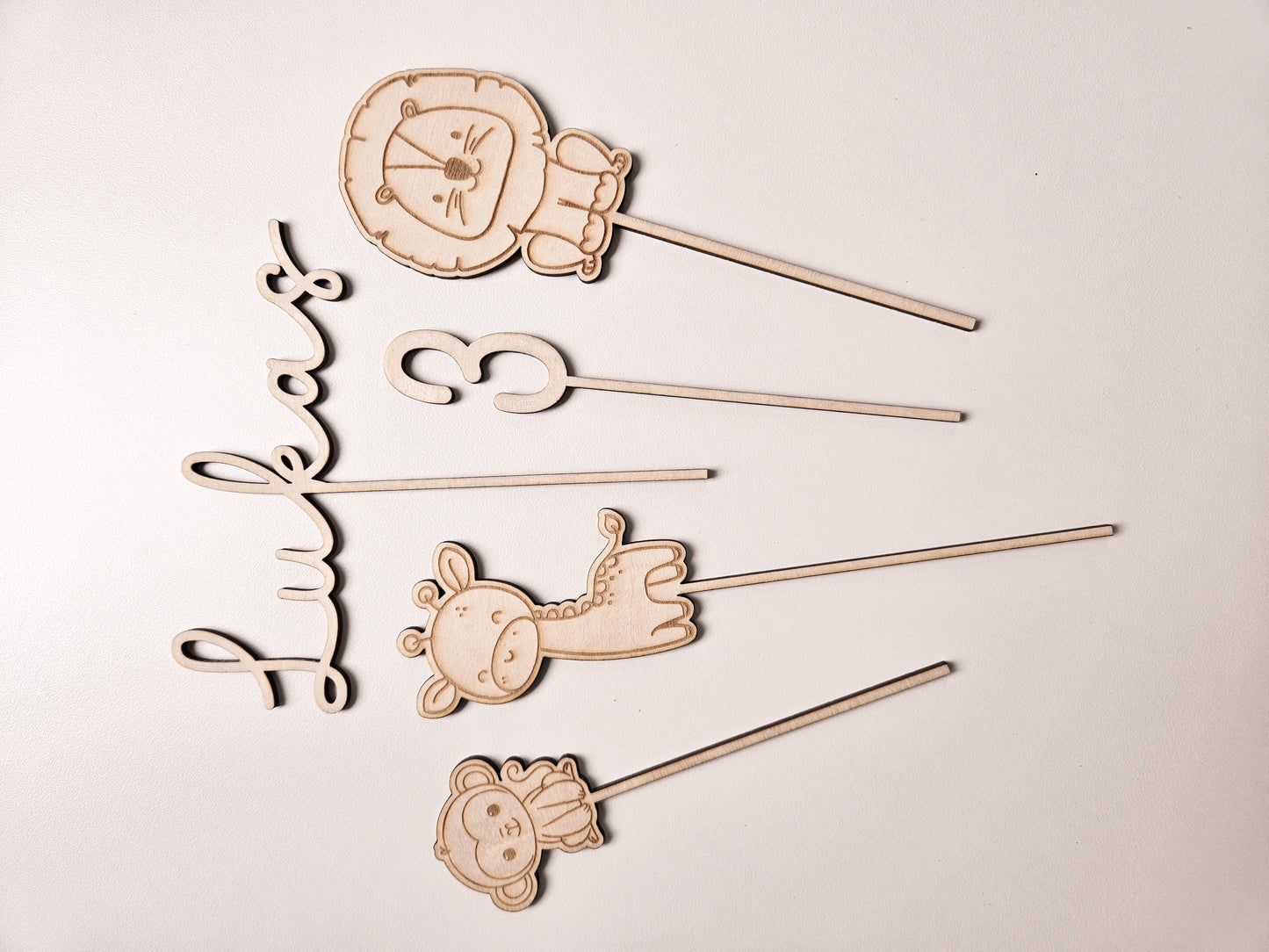 Cake Topper Löwe Giraffe Affe mit Namen und Alter zum Geburtstag personalisierbar aus Holz. Torten Dekoration perfekt als Geschenk