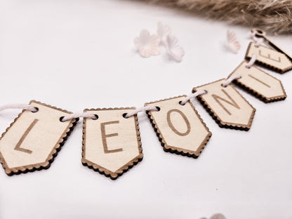 Personalisiertes Cake Topper-Wimpelset – individuelle Namensbuchstaben als gelaserte Wimpel-Elemente