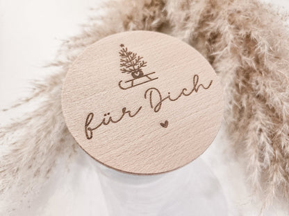 Glas mit graviertem Holzdeckel „für Dich“ – Tannenbaum, Herz, skandinavischer Stil, kleines Weihnachtsgeschenk.