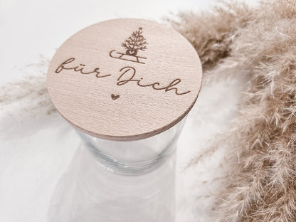Glas mit graviertem Holzdeckel „für Dich“ – Tannenbaum, Herz, skandinavischer Stil, kleines Weihnachtsgeschenk.
