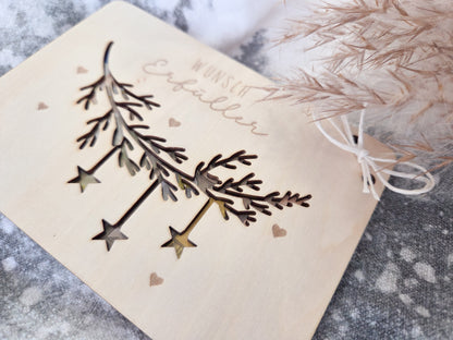 Scandi-Holzkarte mit filigranem Zweig und Sternen-Lasercut – Weihnachtskarte für Geldgeschenke.