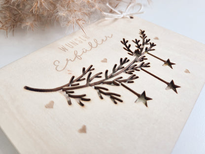 Scandi-Holzkarte mit filigranem Zweig und Sternen-Lasercut – Weihnachtskarte für Geldgeschenke.