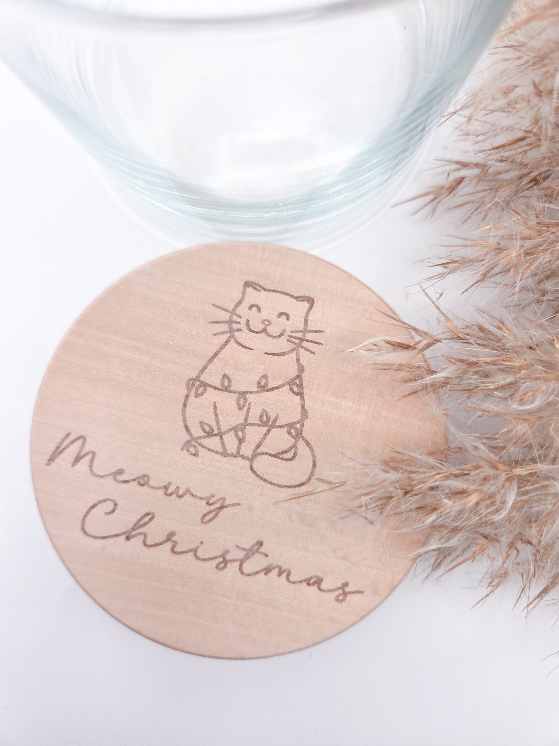 Weihnachtsgeschenk für Katzenliebhaber – Glas mit Lasergravur Katze und Schriftzug Meowy Christmas