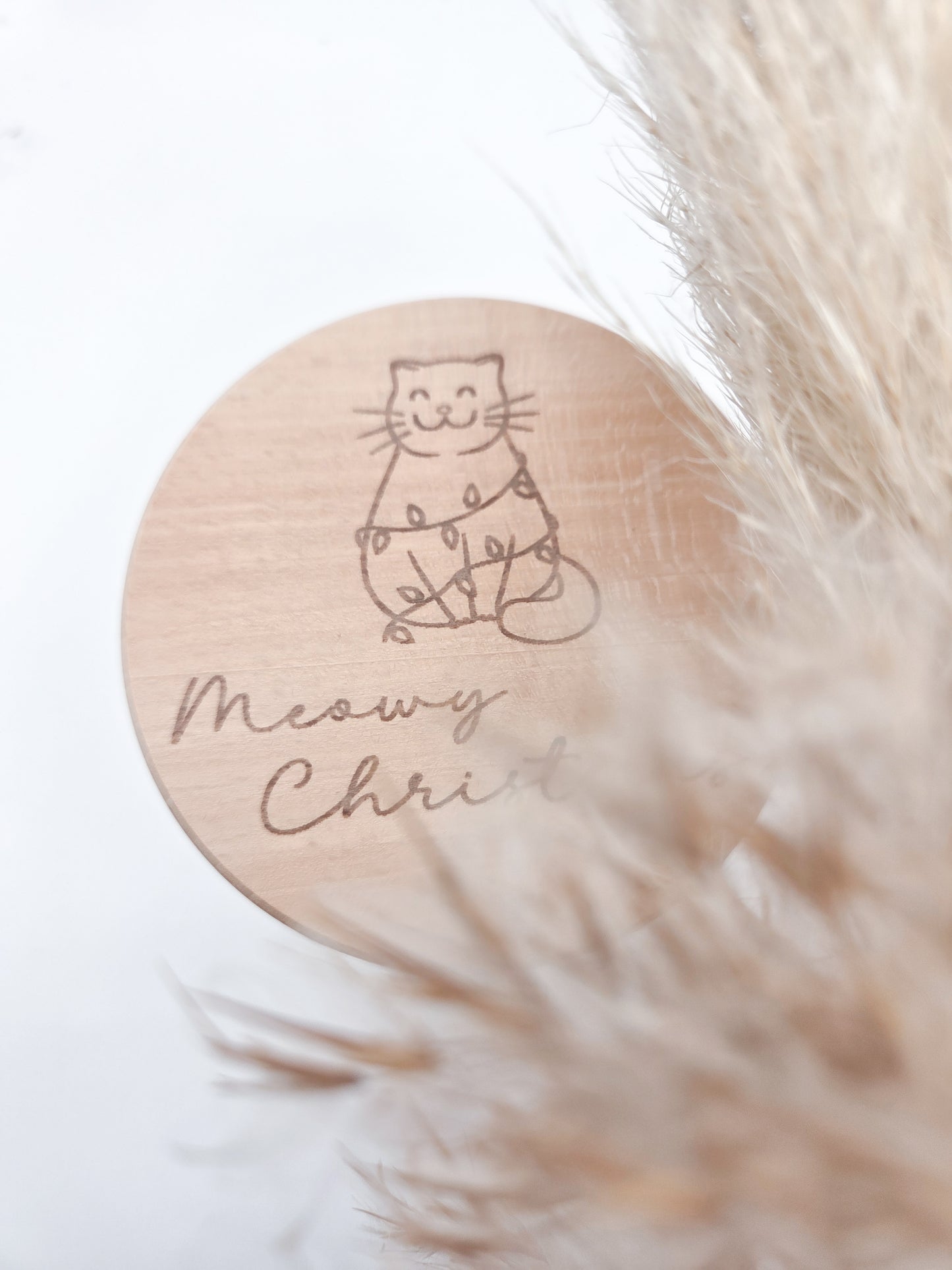 Weihnachtsgeschenk für Katzenliebhaber – Glas mit Lasergravur Katze und Schriftzug Meowy Christmas