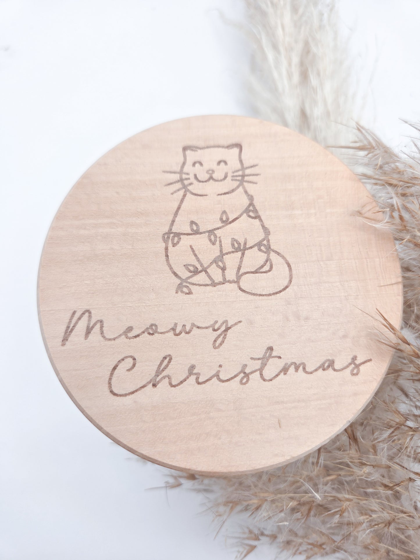 Weihnachtsgeschenk für Katzenliebhaber – Glas mit Lasergravur Katze und Schriftzug Meowy Christmas