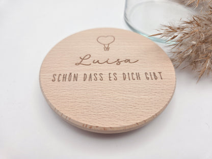 personalisiertes Geschenkglas, Geschenk mit Gravur, Valentinstagsgeschenk personalisiert, Muttertag Geschenk Idee, Vatertag Geschenk personalisiert, Geschenk für Arbeitskollegen, Dankeschön Geschenk, Schokoladengeschenk, Glas mit Holzdeckel, Geschenk mit Namen, nachhaltiges Geschenk, handgemachtes Geschenk, Leo&Lu Geschenkidee, persönliches Mitbringsel