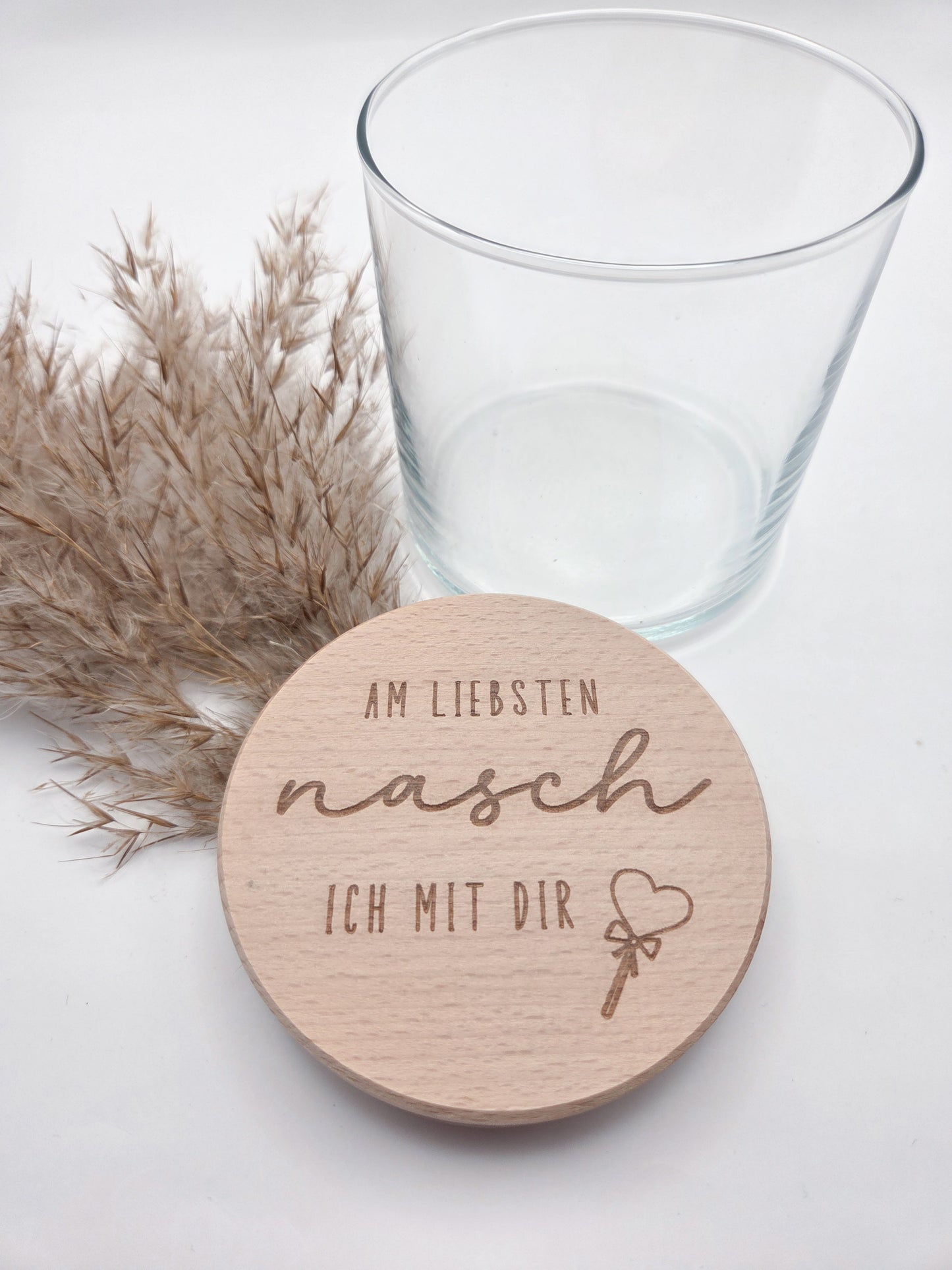 Personalisiertes Glas mit Holzdeckel als Geschenk für Partner, Partnerin oder Arbeitskollegen zu besonderen Anlässen