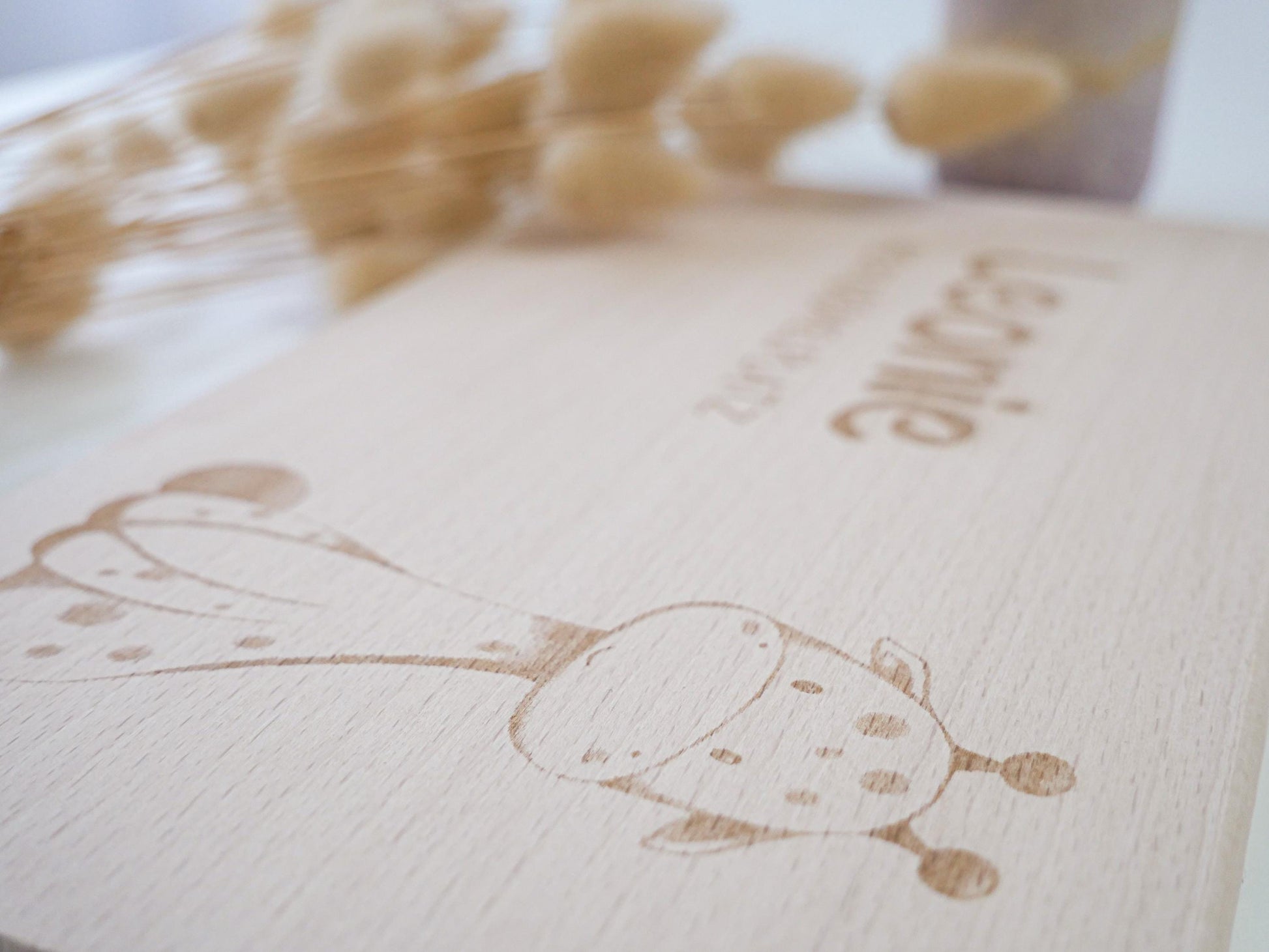Brettchen personalisiertes Geschenk als Geburtstagsgeschenk, zur Taufe, zum ersten Geburtstag oder als Schneidebrett und Dekoelement