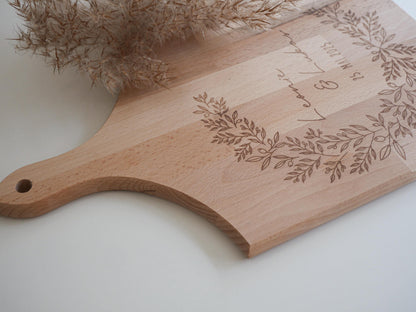 Hochzeitsgeschenk Brettchen aus Buche personalisiert als minimalistisches Hochzeitsgeschenk, Geldgeschenk oder als Hochzeitsbrett Andenken