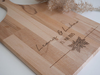 Hochzeitsgeschenk Brettchen aus Buche personalisiert als minimalistisches Hochzeitsgeschenk, Geldgeschenk oder als Hochzeitsbrett Andenken