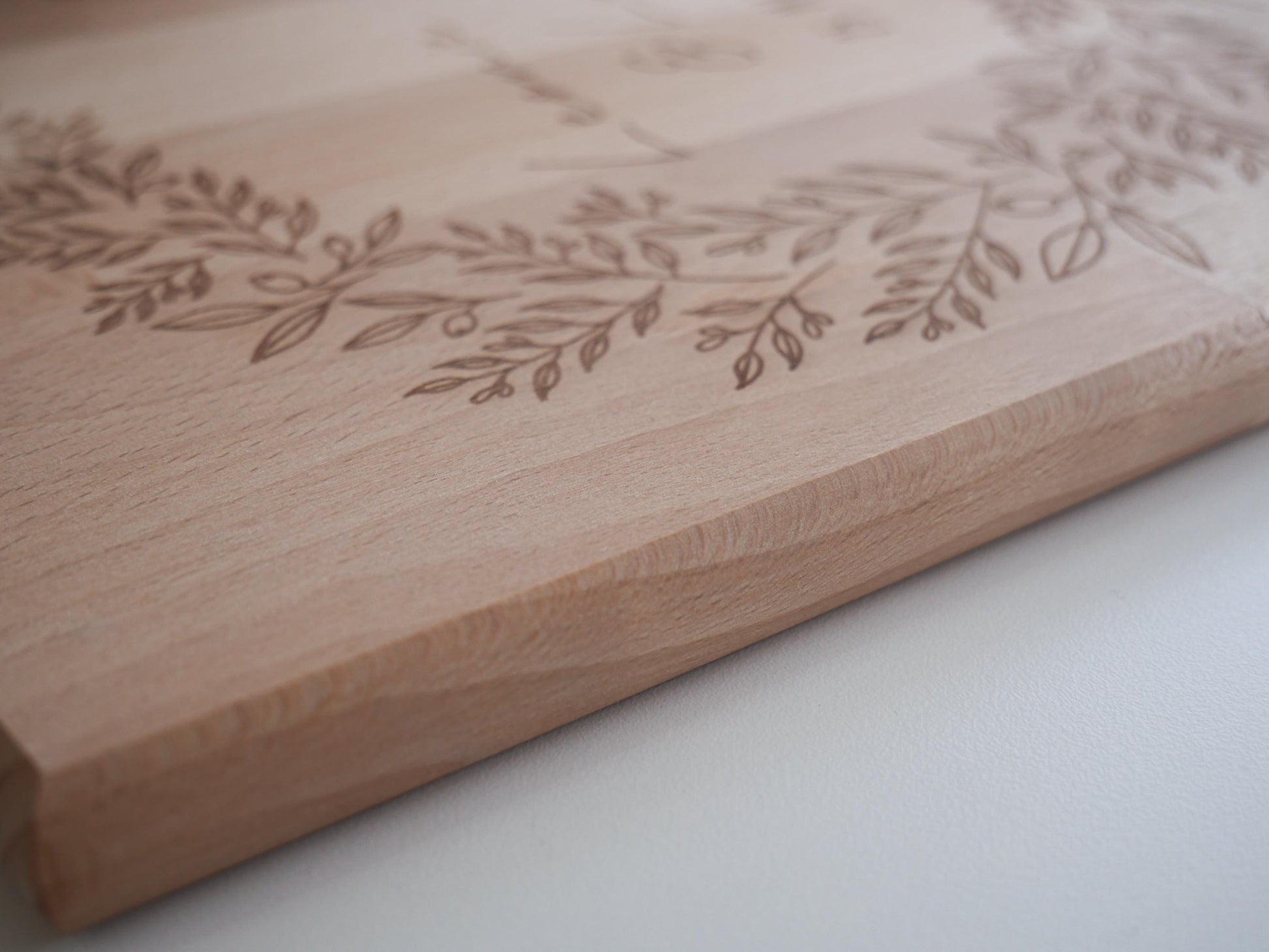 Hochzeitsgeschenk Brettchen aus Buche personalisiert als minimalistisches Hochzeitsgeschenk, Geldgeschenk oder als Hochzeitsbrett Andenken