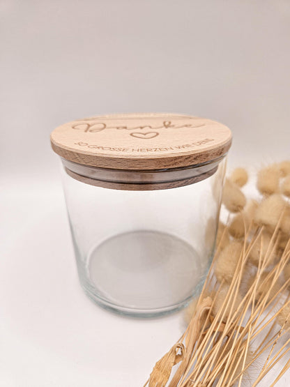 Erzieherin Geschenk Vorratsglas mit Gravur: kleine Menschen brauchen so große Herzen wie deins – Geschenk zum Muttertag, Geburtstag, Hebamme