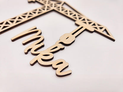 Cake topper zum Geburtstag mit Kran aus Holz, personalisierte Torten Dekoration , personalisierbar mit Namen und Alter perfekt als Geschenk