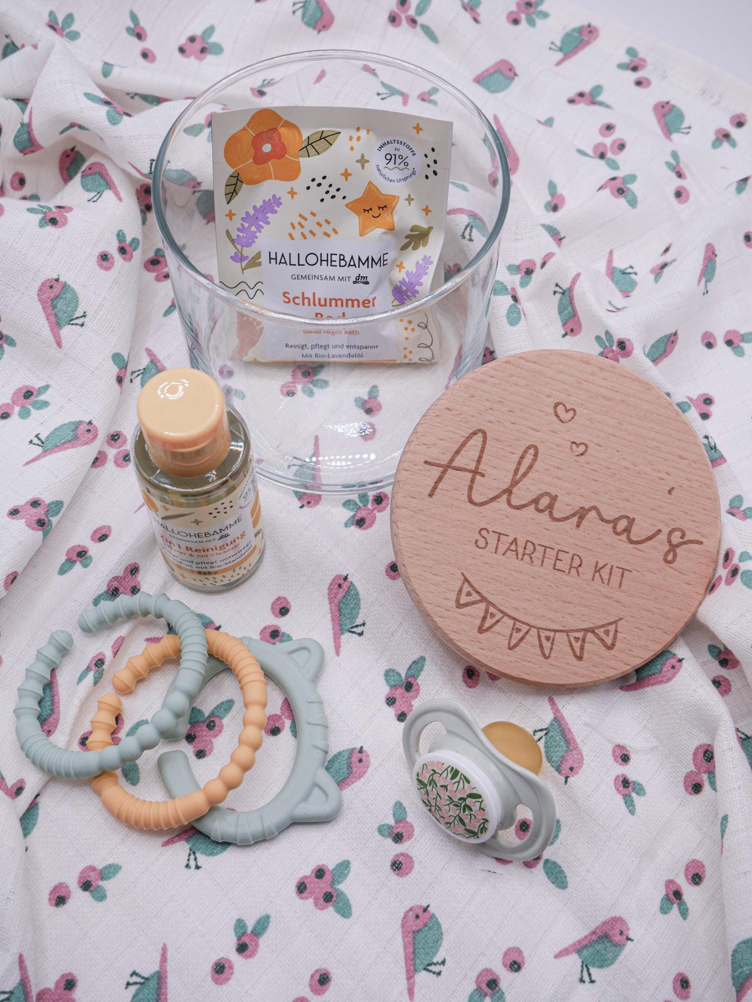 Geschenk zur Geburt personalisiert - Babygeschenk Starter Kit mit graviertem Namen, Geschenk zur Geburt, Taufe, Geburtstag, Windeltorte