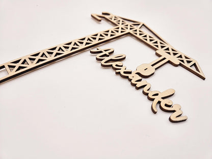 Cake topper zum Geburtstag mit Kran aus Holz, personalisierte Torten Dekoration , personalisierbar mit Namen und Alter perfekt als Geschenk
