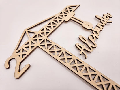 Cake topper zum Geburtstag mit Kran aus Holz, personalisierte Torten Dekoration , personalisierbar mit Namen und Alter perfekt als Geschenk