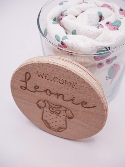 Geschenk zur Geburt personalisiert - Babygeschenk Starter Kit mit graviertem Namen, Geschenk zur Geburt, Taufe, Geburtstag, Windeltorte