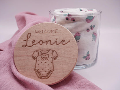 Geschenk zur Geburt personalisiert - Babygeschenk Starter Kit mit graviertem Namen, Geschenk zur Geburt, Taufe, Geburtstag, Windeltorte