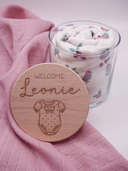 Geschenk zur Geburt personalisiert - Babygeschenk Starter Kit mit graviertem Namen, Geschenk zur Geburt, Taufe, Geburtstag, Windeltorte