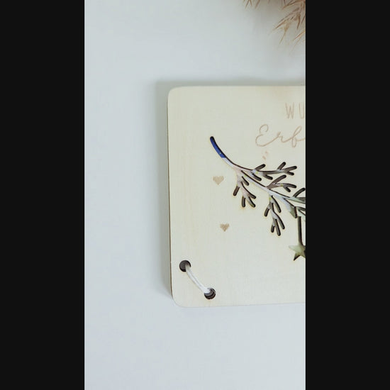 Scandi-Holzkarte mit filigranem Zweig und Sternen-Lasercut – Weihnachtskarte für Geldgeschenke.