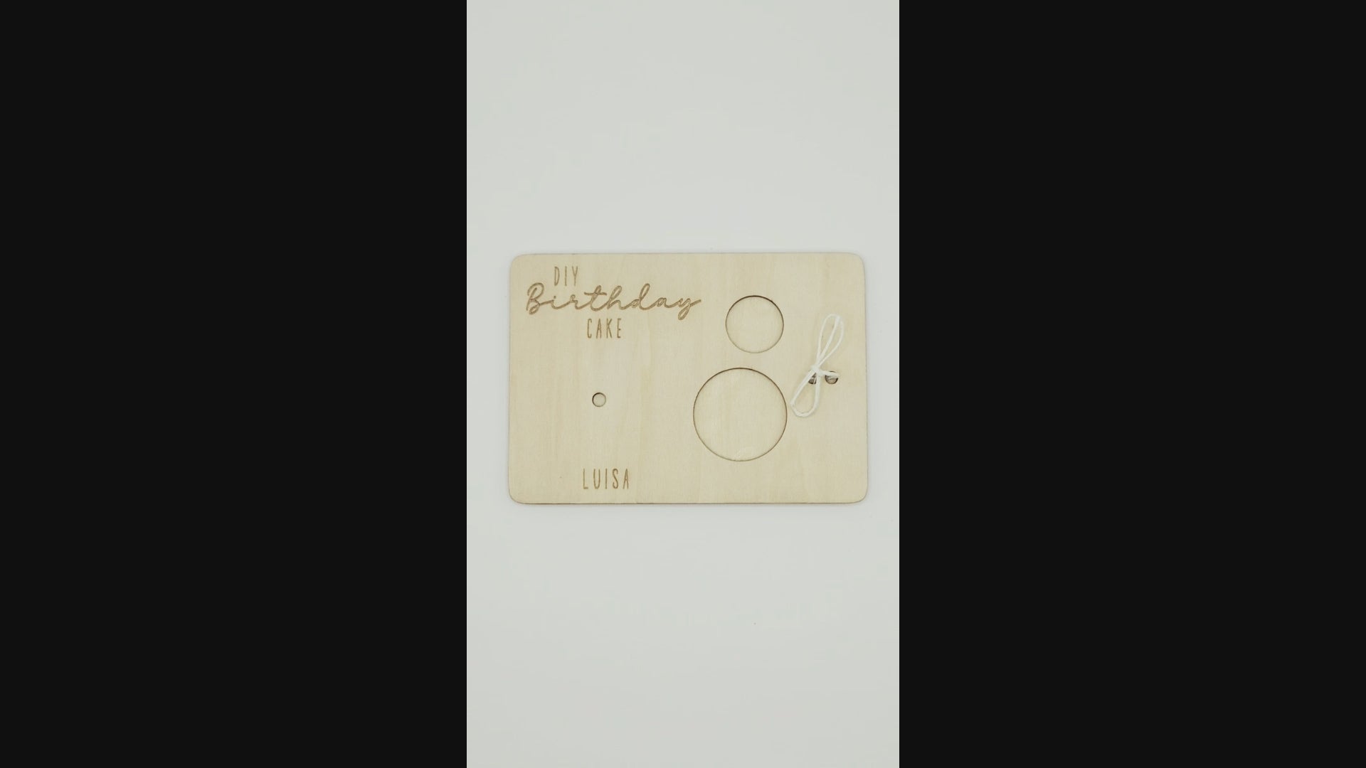 „DIY Geburtstagskuchen aus Holz mit Kerze und Reagenzglas – personalisierte Geburtstagskarte als Mini Geschenk“