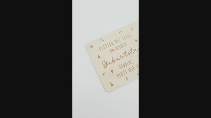 Holzkarte mit Gravur und Kerze – nachträgliche Geburtstagskarte aus Holz mit Spruch „Heute nur ich“, kleine Aufmerksamkeit zum Geburtstag